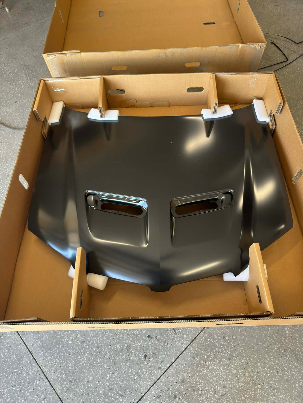 GM HSV VE Bonnet E2 E3 Vented Style - 92232814